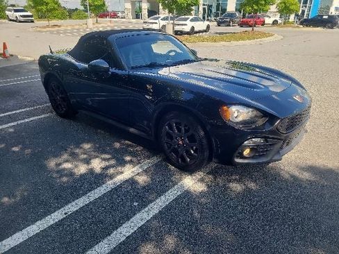 Used 2018 FIAT 124 Spider Abarth RWD image 3