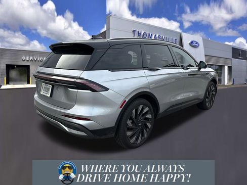 New 2026 Lincoln Nautilus Reserve image 3