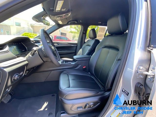 Used 2026 Jeep Grand Cherokee Limited AWD/4WD image 30
