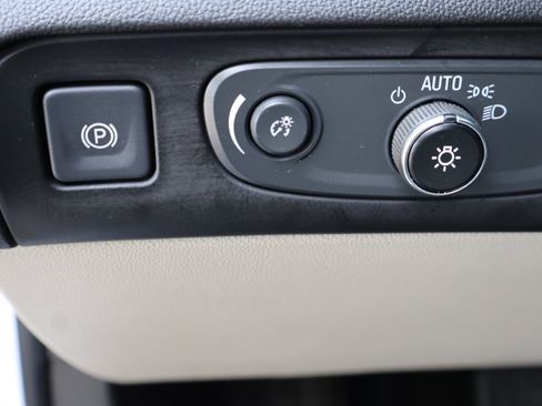 Used 2021 Buick Enclave Essence w/ Sport Touring Edition FWD image 24