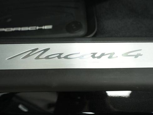 New 2026 Porsche Macan 4 Electric AWD/4WD image 32