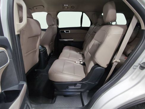 Certified 2023 Ford Explorer XLT w/ Equipment Group 202A AWD/4WD image 13