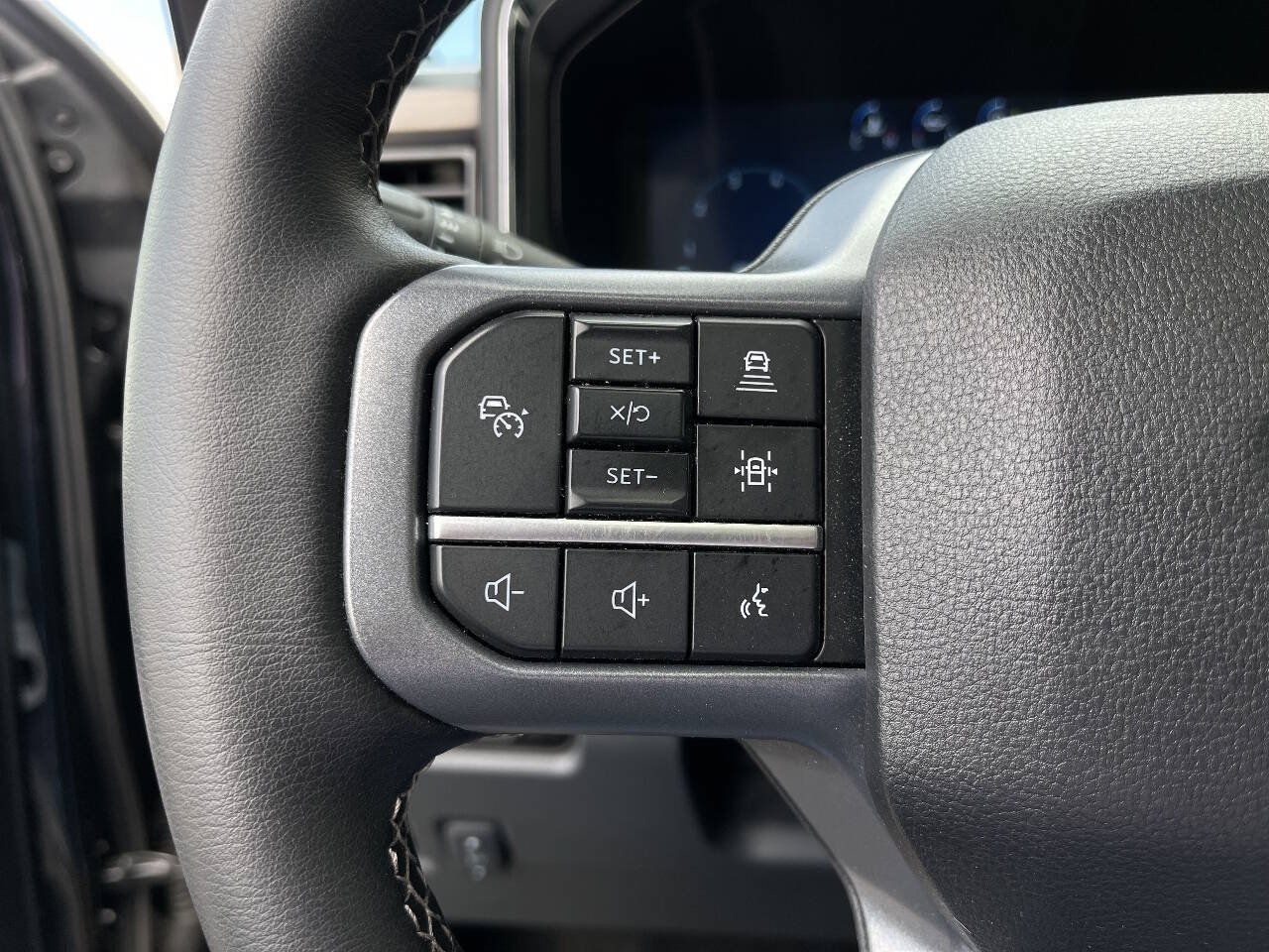 Used 2026 Ford F450 Lariat w/ Lariat Premium Package AWD/4WD image 18