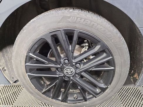 Used 2025 Toyota Camry SE image 11