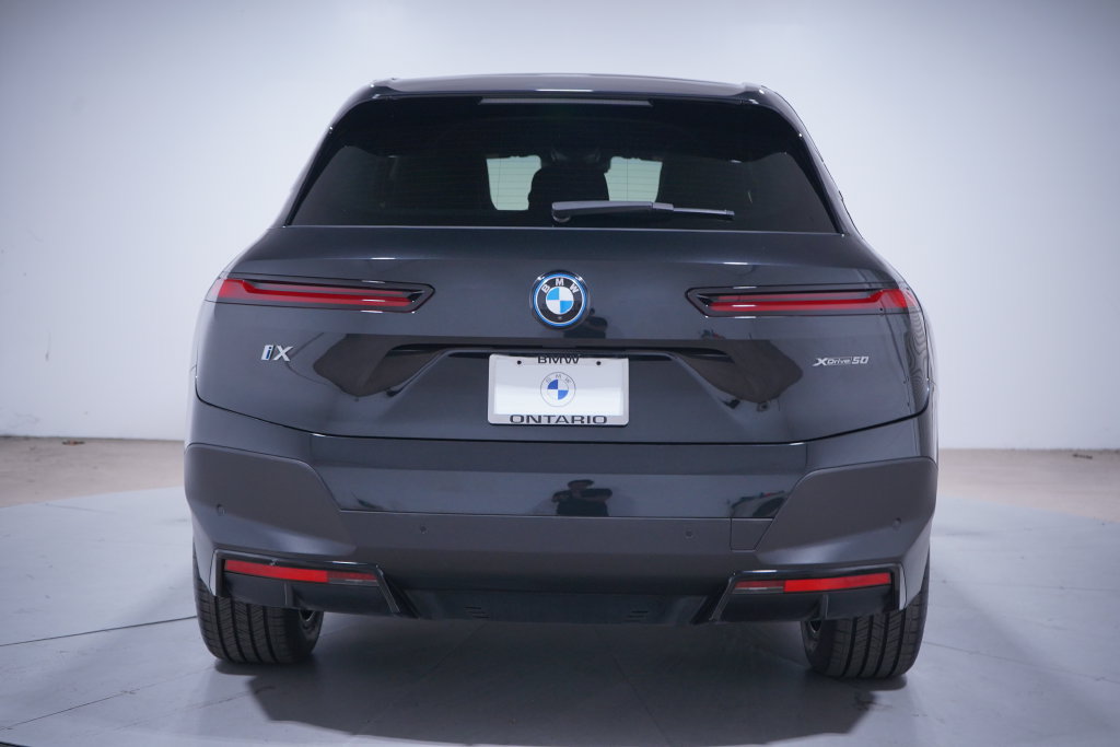 Used 2024 BMW iX xDrive50 w/ Convenience Package AWD/4WD image 5