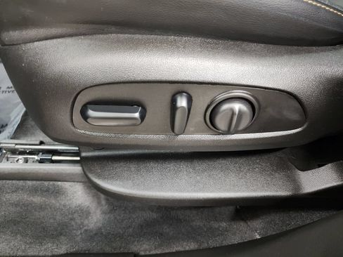 Used 2019 Chevrolet Traverse LT w/ LT Premium Package AWD/4WD image 13