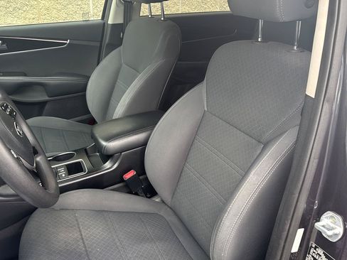 Used 2019 Kia Sorento AWD image 5