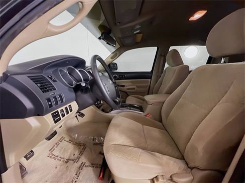 Used 2009 Toyota Tacoma PreRunner image 18