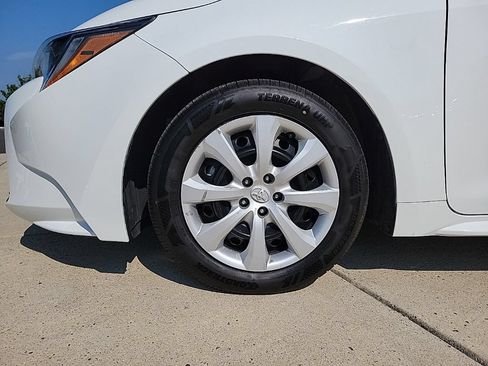Used 2024 Toyota Corolla LE FWD image 9