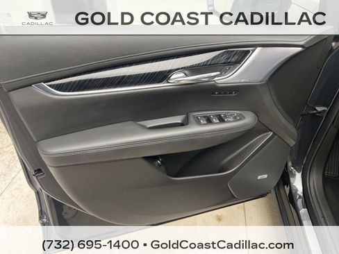 Certified 2022 Cadillac XT6 Premium Luxury image 19