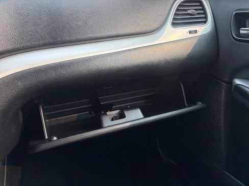 Used 2017 Dodge Journey SE w/ Flexible Seating Group FWD image 32