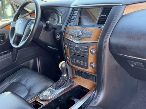 Used 2011 INFINITI QX56 Base w/ Theater Pkg image 9