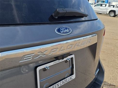 Used 2021 Ford Explorer XLT w/ Equipment Group 202A image 33