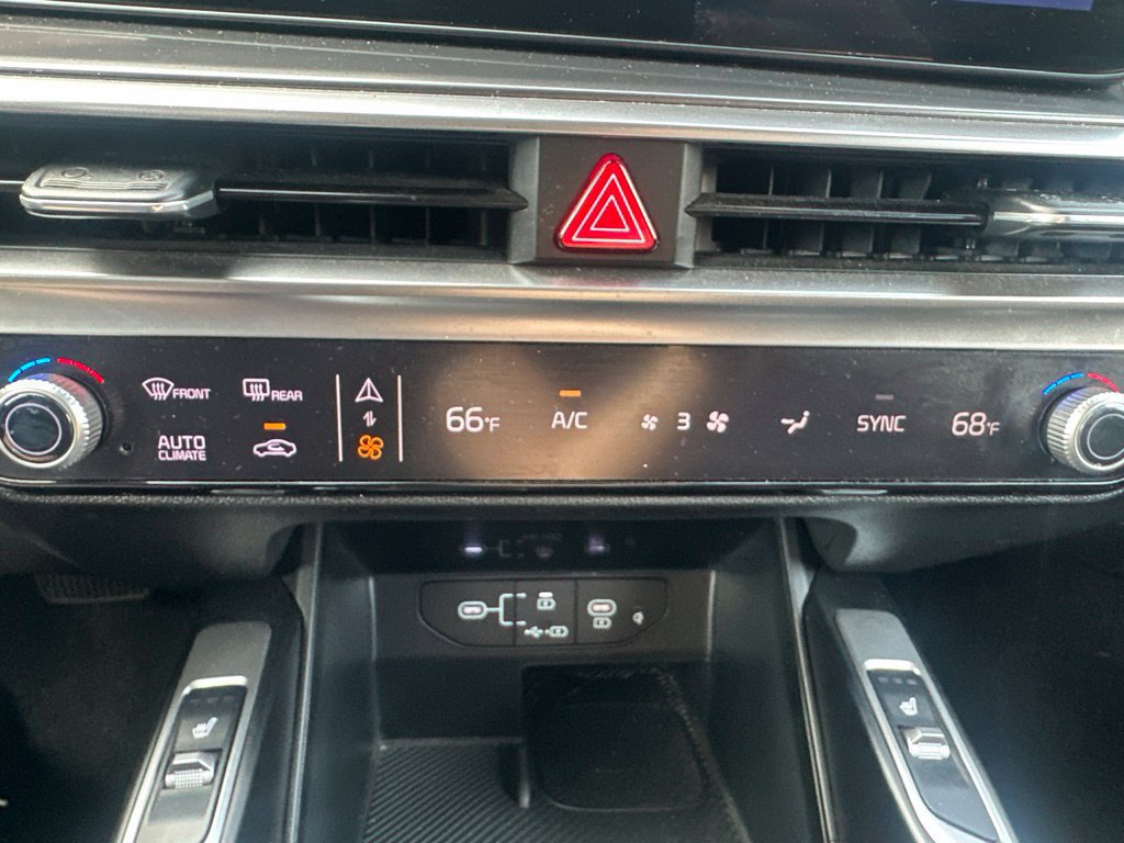 Used 2024 Kia Sorento S w/ Panoramic Sunroof Package AWD/4WD image 17