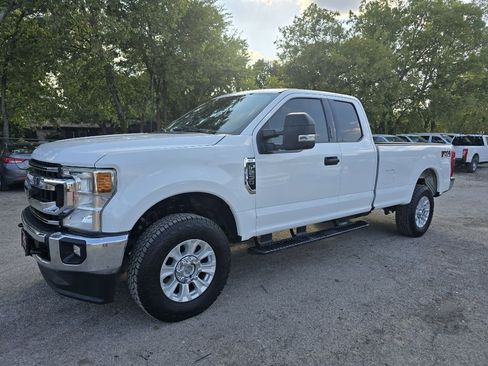 Used 2022 Ford F250 XLT w/ XLT Value Package image 3