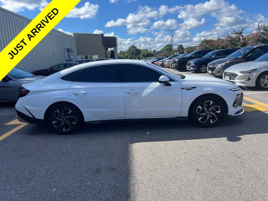 Used 2024 Hyundai Sonata SEL FWD image 3