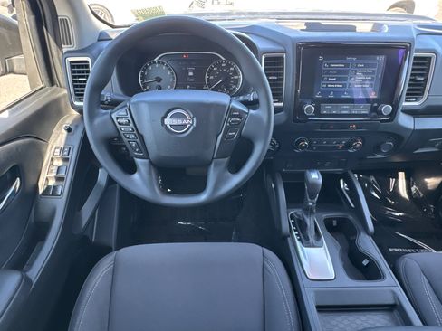 Used 2022 Nissan Frontier SV AWD/4WD image 21