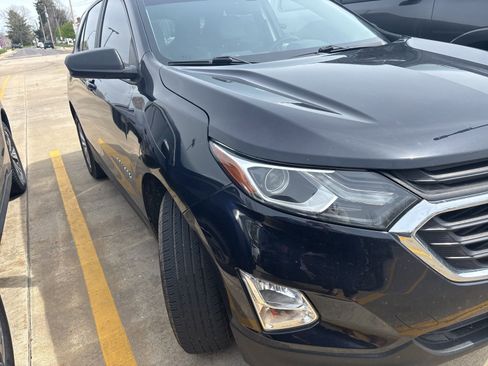 Used 2020 Chevrolet Equinox LS image 2