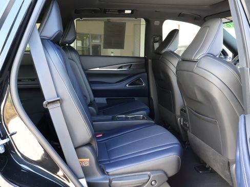 Certified 2026 INFINITI QX60 Sport w/ Dark Cargo Package image 23