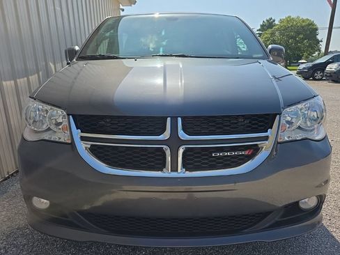 Used 2018 Dodge Grand Caravan SXT w/ Rear Park Assist Package FWD image 12