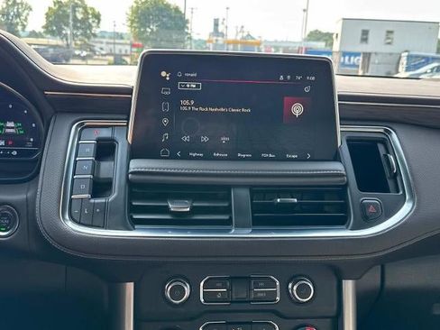 Used 2024 GMC Yukon XL SLT w/ SLT Luxury Package image 67