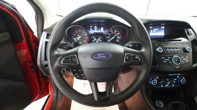 Used 2017 Ford Focus SE FWD image 16