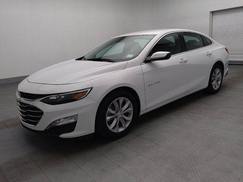 Used 2025 Chevrolet Malibu LT FWD image 2