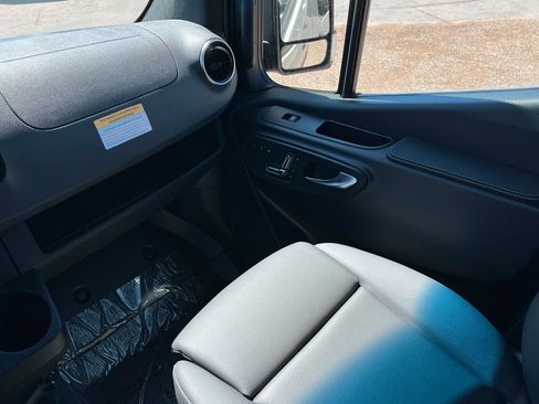 New 2026 Mercedes-Benz Sprinter 2500 image 10