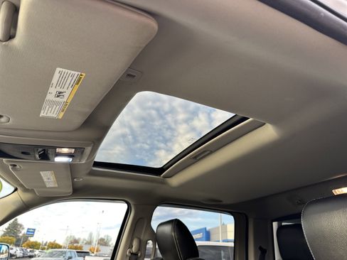 Used 2018 RAM 1500 Laramie image 18