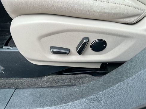 Used 2018 Ford Explorer Limited image 12