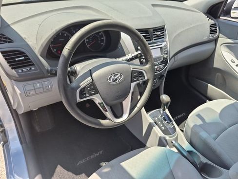 Used 2013 Hyundai Accent SE FWD image 10
