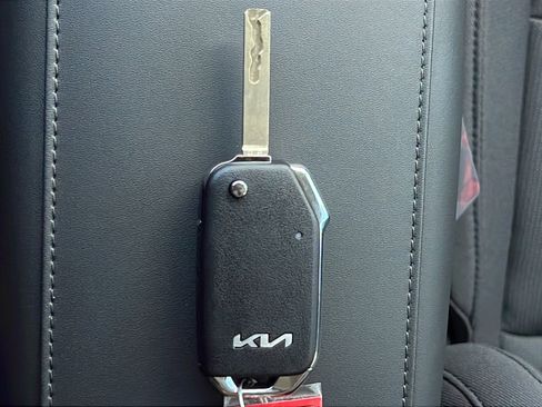 New 2026 Kia Niro LX FWD image 24