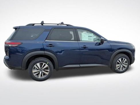 New 2026 Nissan Pathfinder SL image 8