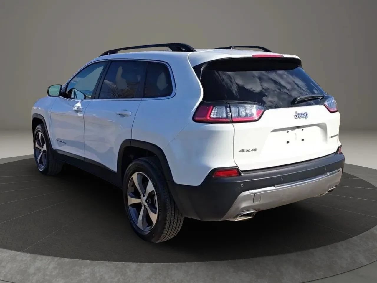 Used 2022 Jeep Cherokee Limited AWD/4WD image 4