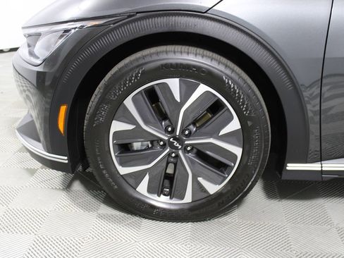Used 2024 Kia EV6 Light RWD image 4