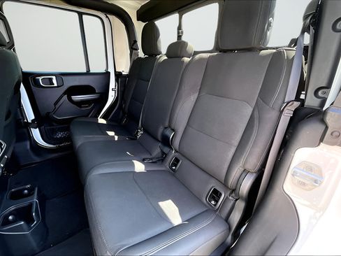 Used 2021 Jeep Gladiator Sport AWD/4WD image 19