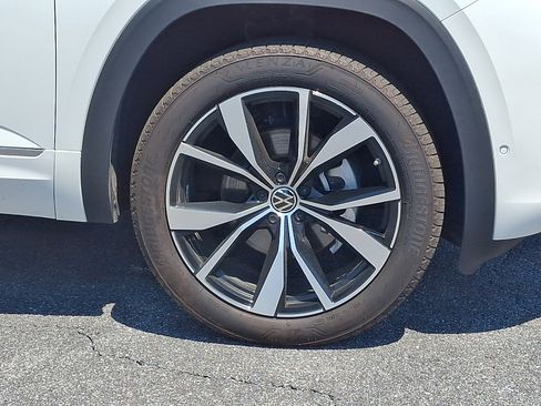 Used 2026 Volkswagen Atlas SEL Premium R-Line AWD/4WD image 9