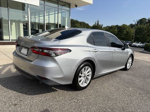 Used 2022 Toyota Camry LE FWD image 8