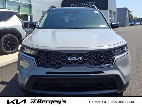 Certified 2023 Kia Sorento S w/ Panoramic Sunroof Package AWD/4WD image 2