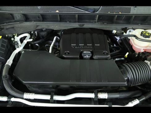 Used 2023 Chevrolet Silverado 1500 LT AWD/4WD image 24