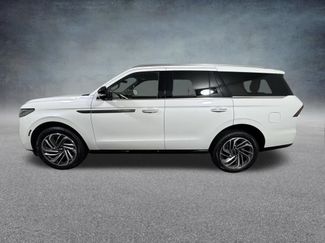 New 2026 Lincoln Navigator Reserve AWD/4WD video 3