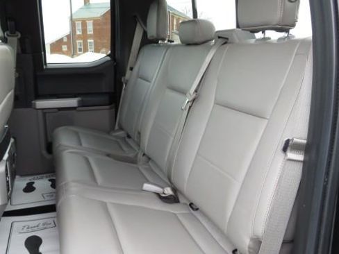 Used 2015 Ford F150 Lariat w/ Equipment Group 502A Luxury image 6