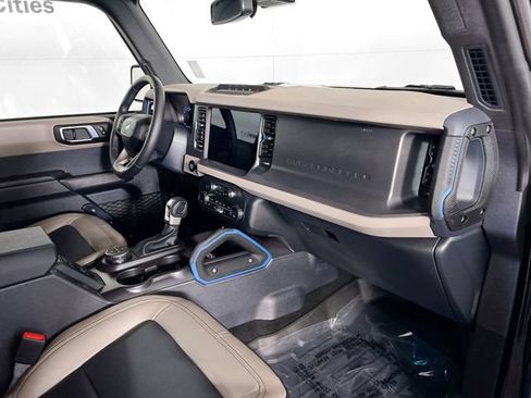 Used 2024 Ford Bronco Wildtrak AWD/4WD image 29
