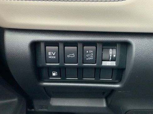 Certified 2025 Subaru Forester Limited image 30