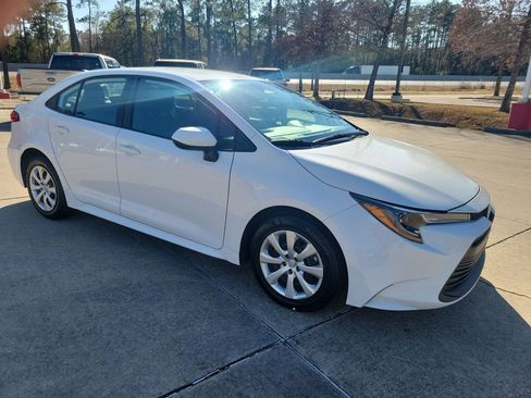 Certified 2024 Toyota Corolla LE image 9