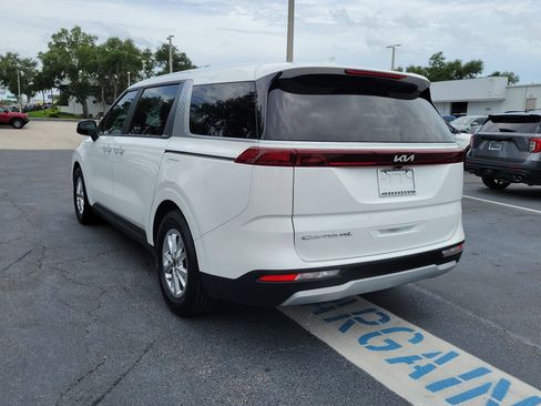 Used 2022 Kia Carnival LX FWD image 7
