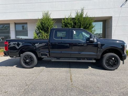 New 2026 Ford F250 Lariat w/ Black Appearance Package AWD/4WD image 2