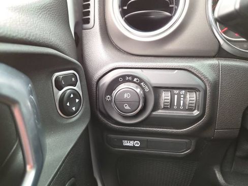 Used 2022 Jeep Gladiator Rubicon w/ LED Lighting Group AWD/4WD image 60