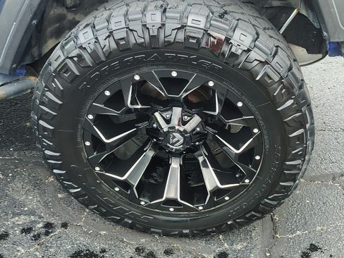 Used 2019 Jeep Wrangler Unlimited Sport S AWD/4WD image 12