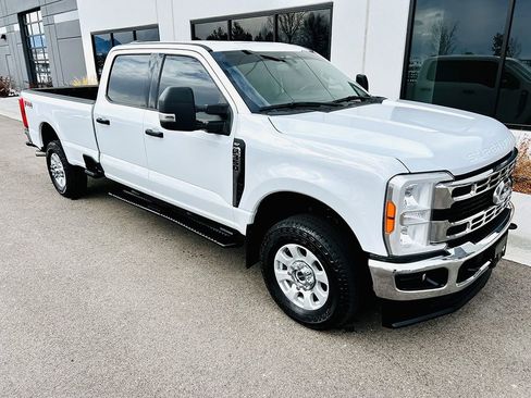 Used 2023 Ford F350 XLT w/ FX4 Off-Road Package image 18